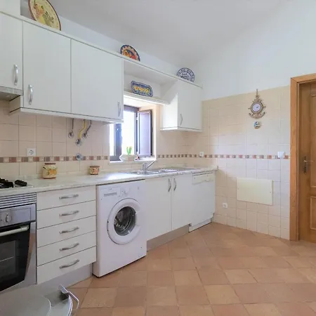 Casa Das Pedrinhas By Alzira Holiday home *