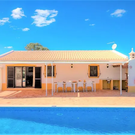 Casa Das Pedrinhas By Alzira *