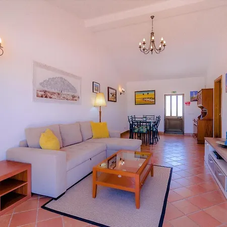 Casa Das Pedrinhas By Alzira *